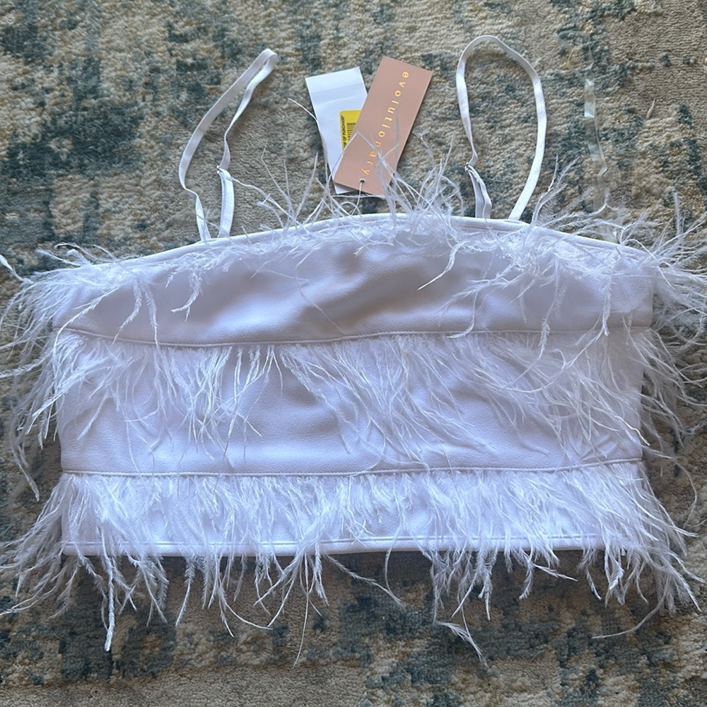 White feathered crop tank. NWT